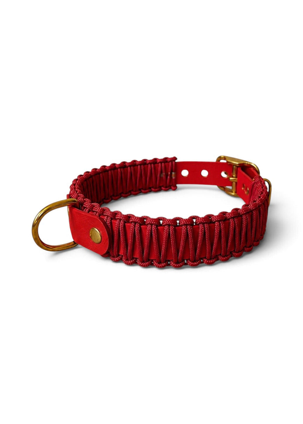Collier réglable pour chien haut de gamme en Biothane et paracorde tressée rouge Big Kiss fait main par PLI Paris.