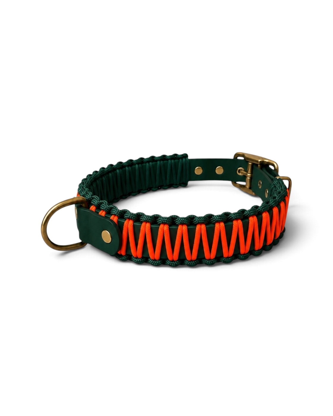 Collier réglable pour chien haut de gamme en Biothane et paracorde tressée vert sapin et orange Wild Thing 2 fait main par PLI Paris.