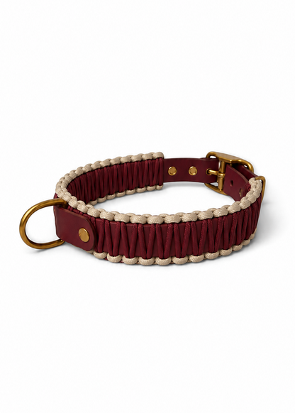 Collier réglable pour chien haut de gamme en Biothane et paracorde tressée bordeaux et creme Cherry On Top fait main par PLI Paris.