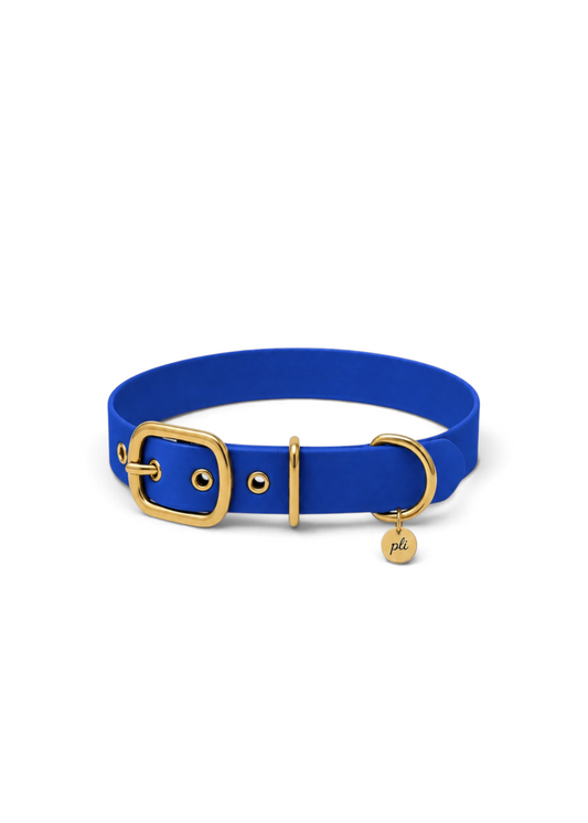 Collier réglable pour chien haut de gamme en Biothane bleu Klein Deep   Sea fait main par PLI Paris.