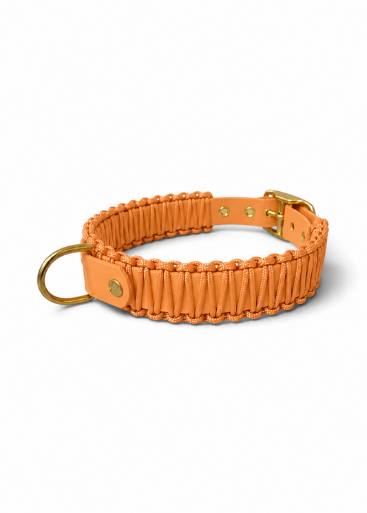 Collier réglable pour chien haut de gamme en Biothane et paracorde tressée marron clair bronze Peach Please fait main par PLI Paris