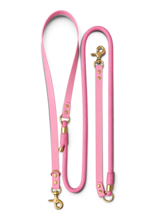 Laisse multi-positions pour chien en Biothane et paracorde rose Sweet Candy par la marque française PLI Paris.
