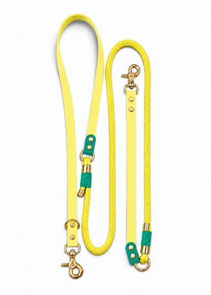Laisse multi-positions pour chien en Biothane et paracorde bleue Mykonos par la marque française PLI Paris.